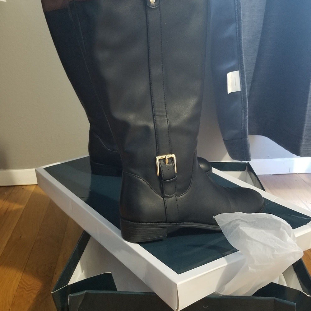 Boots - Picture 2 of 4